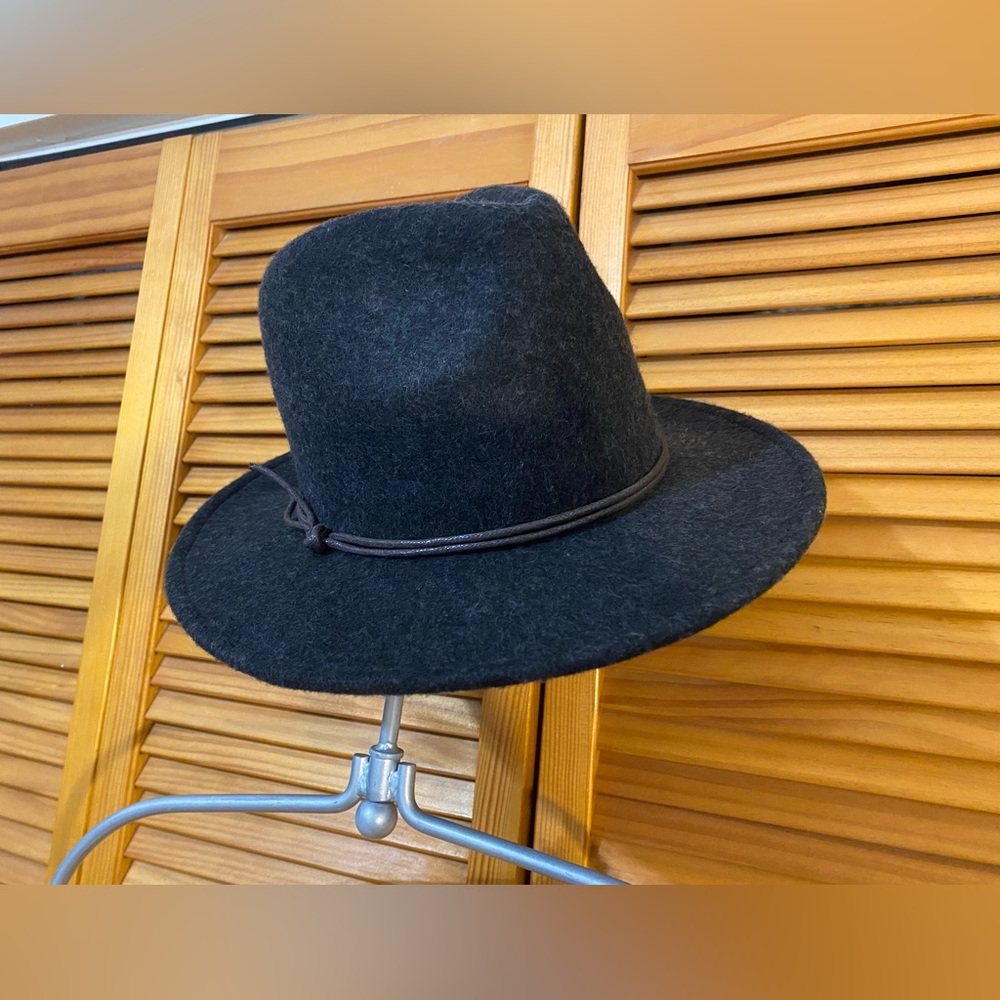 Wool hat by Target’s Universal Thread NWT - image 3